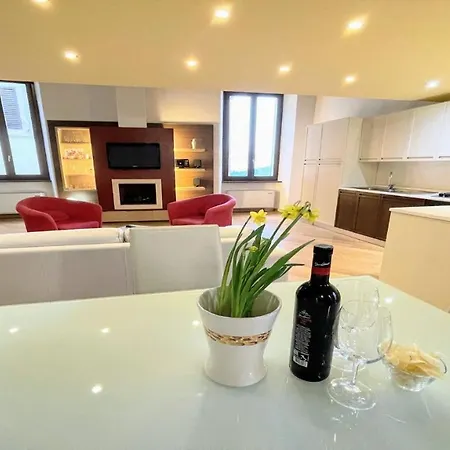 Terrazza Duomo With Spectacular Views From 2 Large Terraces - Sleeps 6 * Σπολέτο